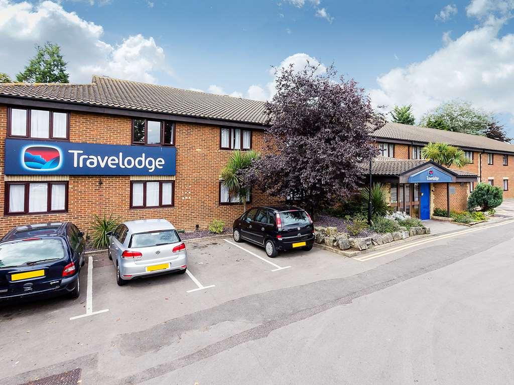 Travelodge London Wimbledon Morden Morden  Экстерьер фото