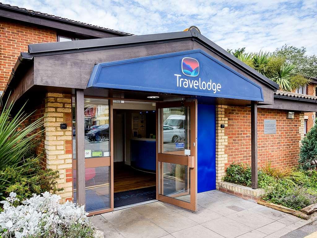 Travelodge London Wimbledon Morden Morden  Экстерьер фото