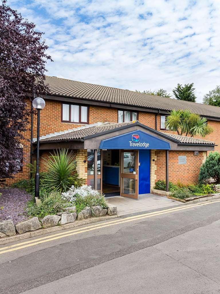 Travelodge London Wimbledon Morden Morden  Экстерьер фото