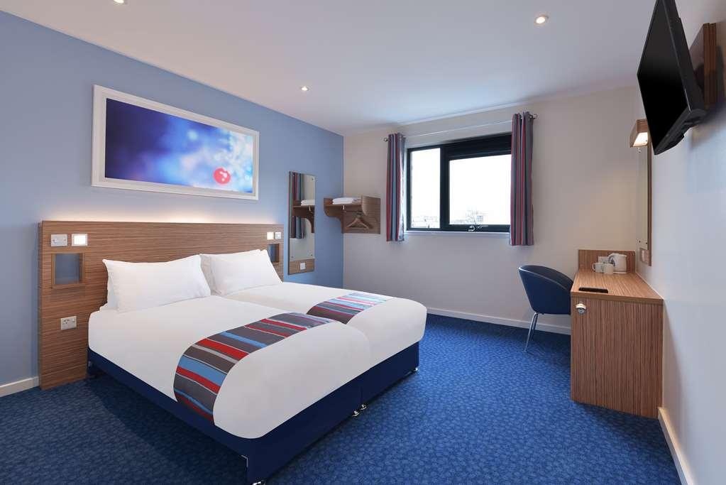 Travelodge London Wimbledon Morden Morden  Номер фото